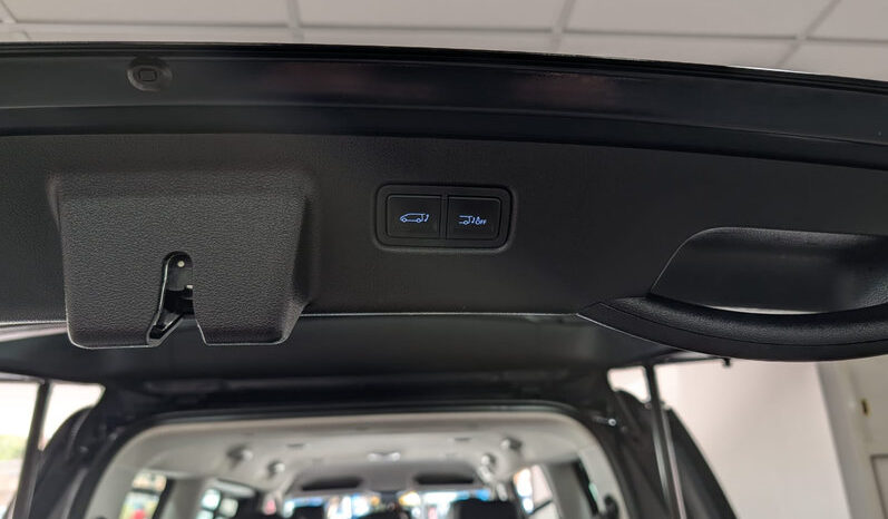 HYUNDAI STARIA 2.2 CRDi TECNO 9 PLAZAS – DIÉSEL lleno